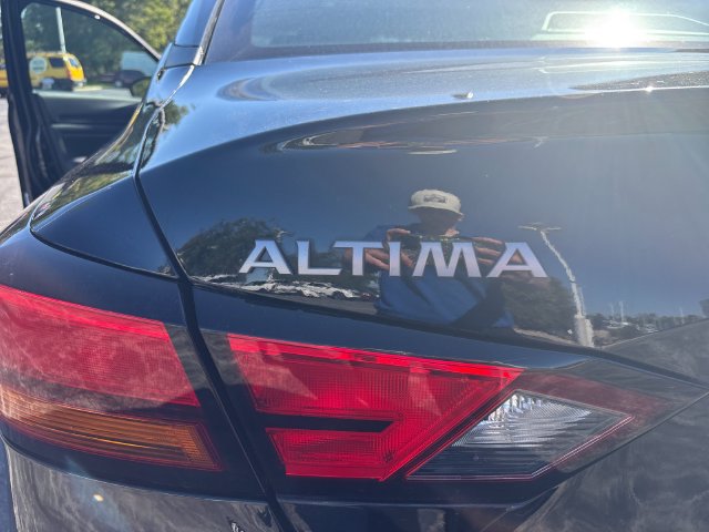 Used 2025 Nissan Altima 2.5 SV w/ SV Premium Package FWD image 31