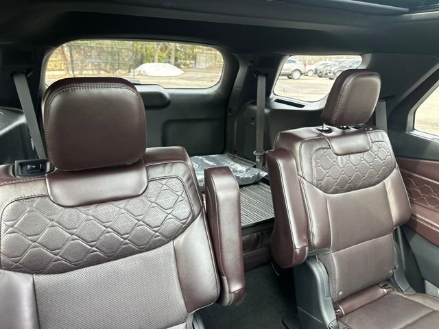 Used 2025 Ford Explorer Platinum w/ Ultimate Package image 28