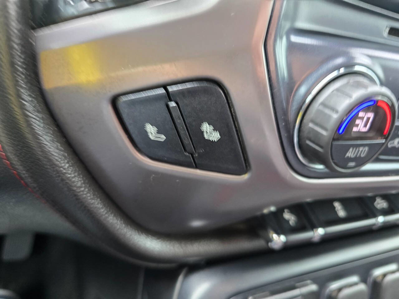 Used 2018 GMC Sierra 2500 SLT w/ All Terrain HD Package image 29