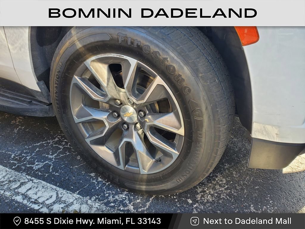 Used 2023 Chevrolet Suburban LT image 8