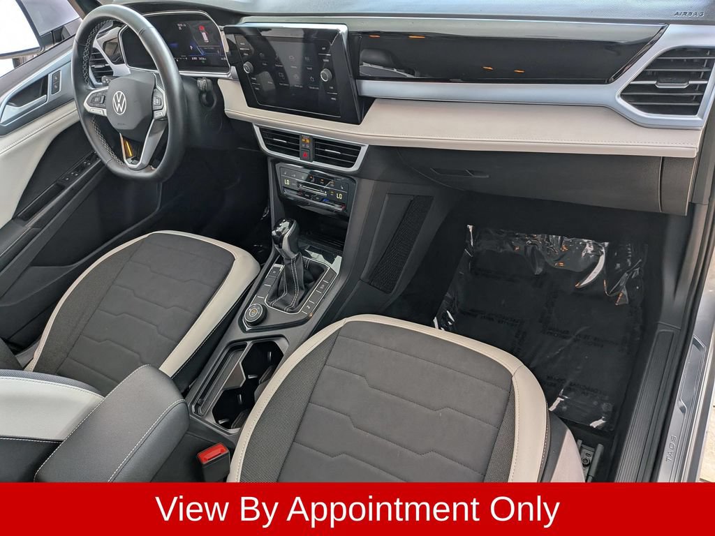 Used 2025 Volkswagen Taos SE AWD/4WD image 31