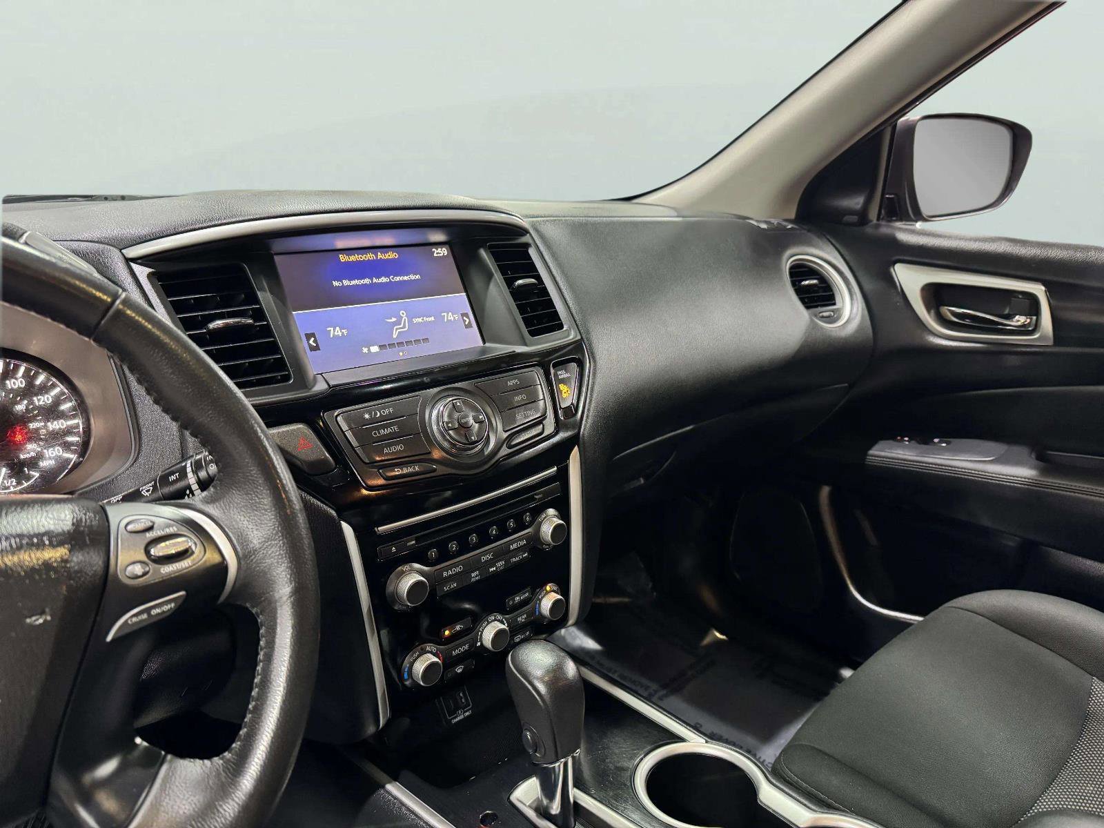 Used 2019 Nissan Pathfinder SV AWD/4WD image 34