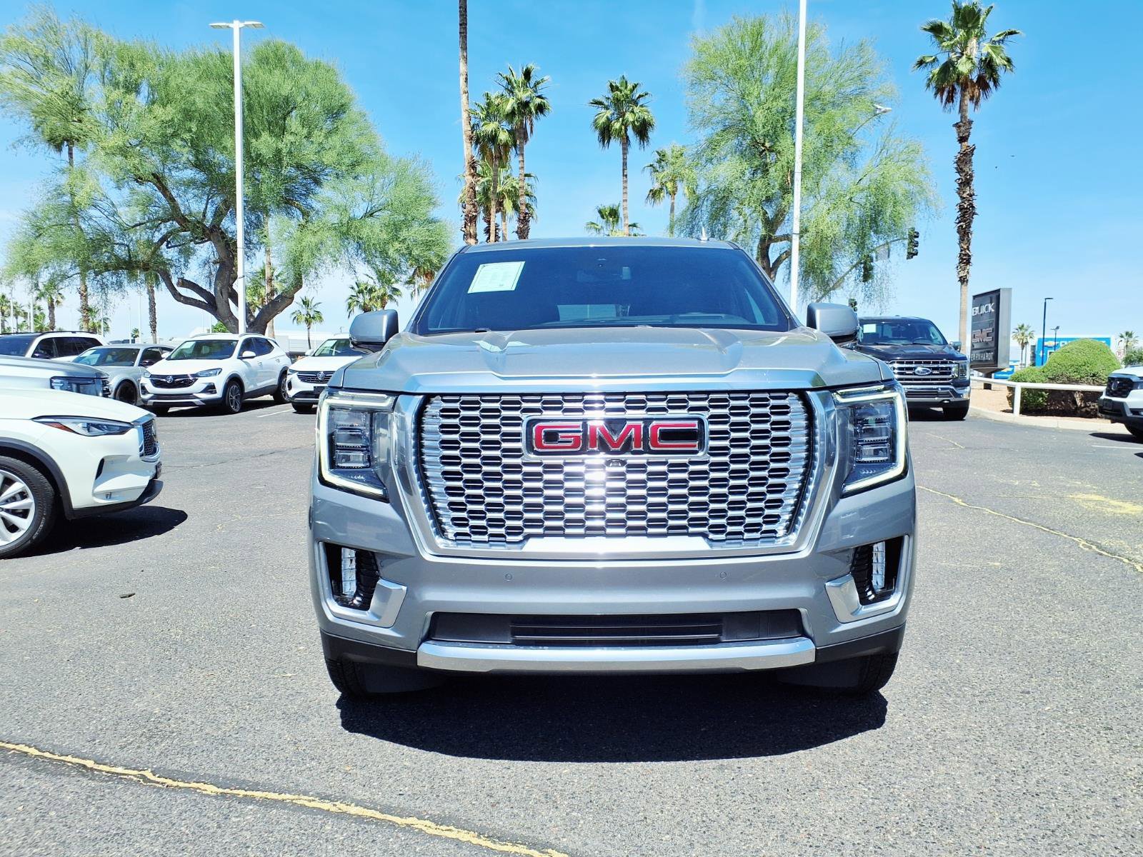 Used 2024 GMC Yukon Denali image 2