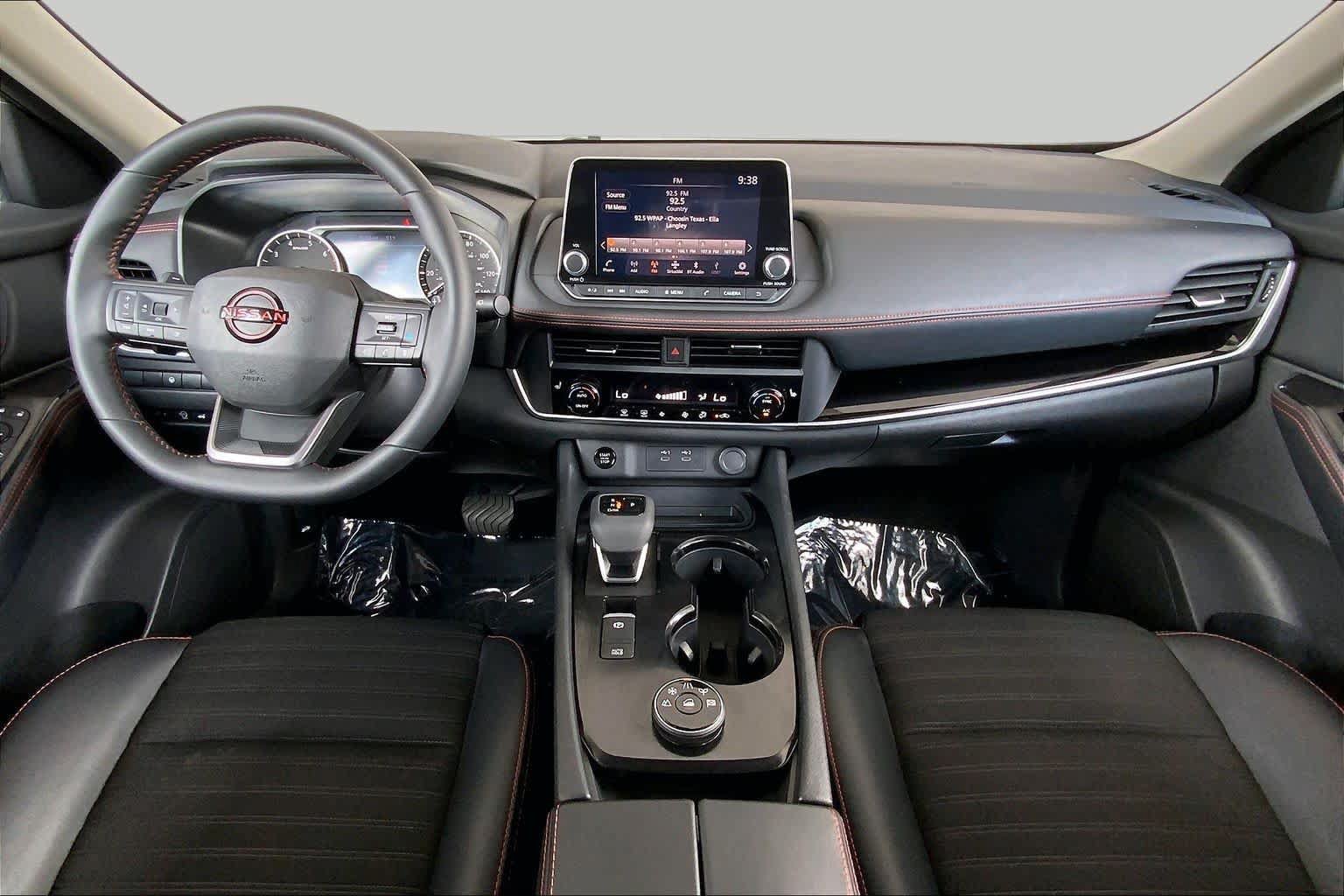 Used 2025 Nissan Rogue SV AWD/4WD image 16
