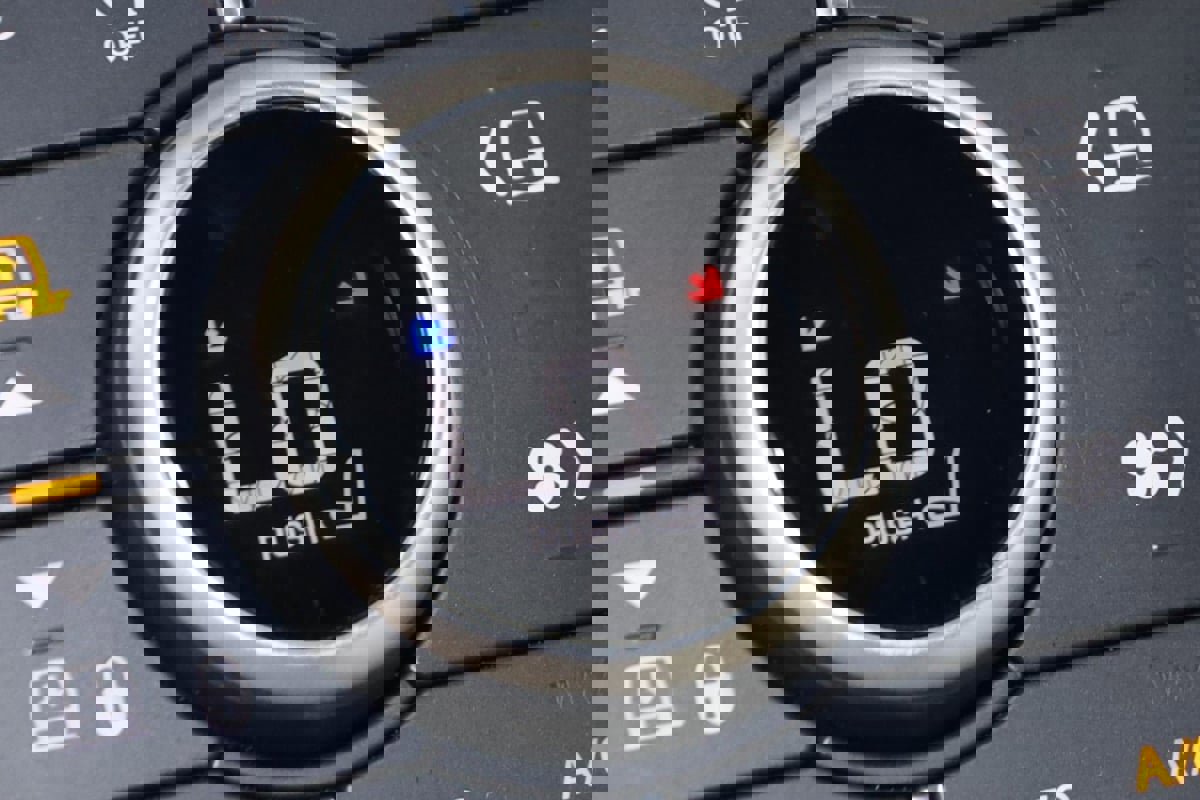 Used 2022 Land Rover Defender 110 X-Dynamic HSE image 9