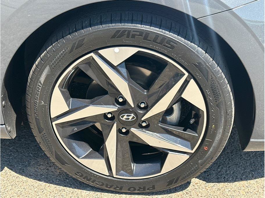 Used 2023 Hyundai Elantra SEL w/ Convenience Package FWD image 10