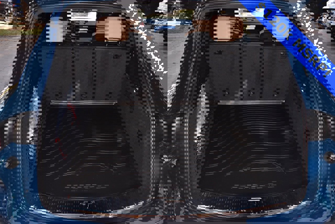 Used 2025 Porsche Cayenne image 36