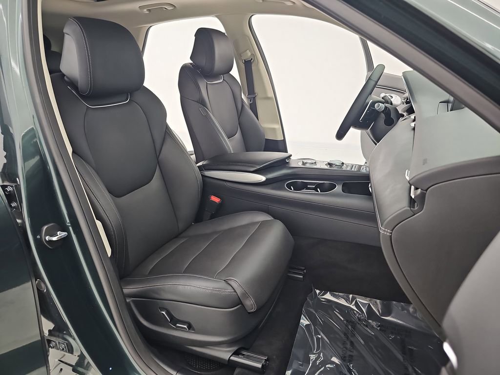 Used 2023 Genesis GV70 2.5T w/ Select Package image 14