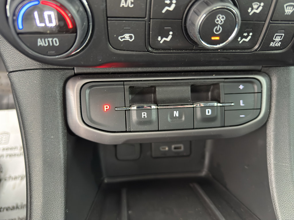 Used 2023 GMC Acadia AT4 w/ Technology Package image 28