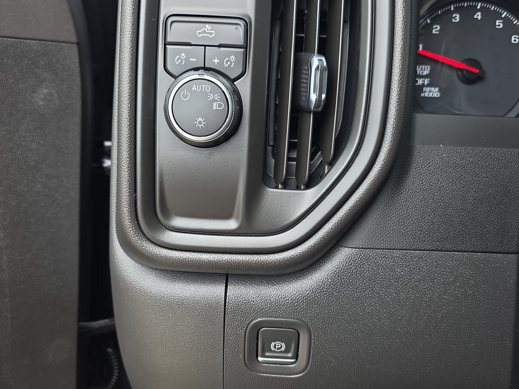 Used 2023 Chevrolet Silverado 1500 Custom RWD image 33