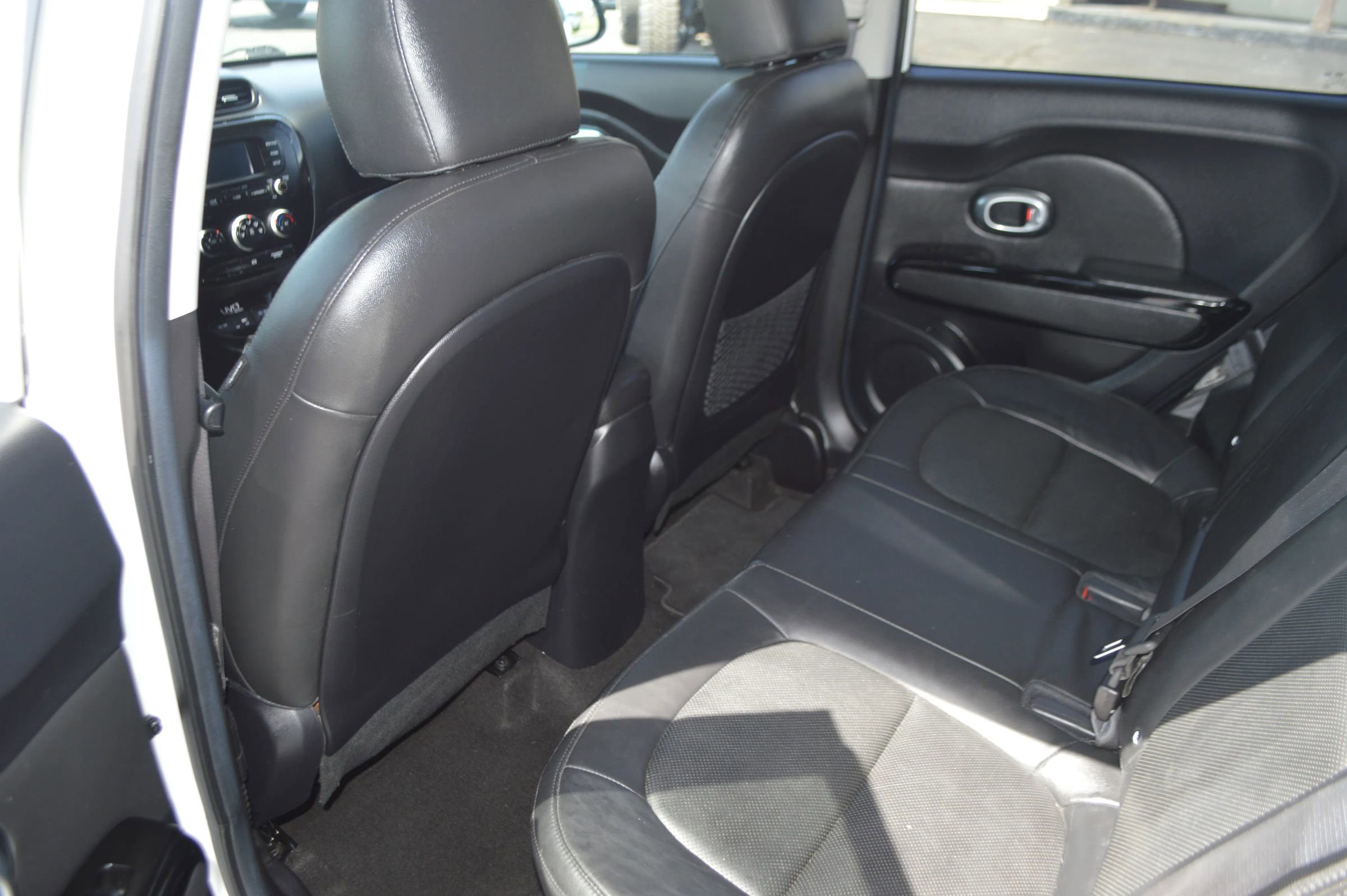 Used 2016 Kia Soul ! FWD image 19