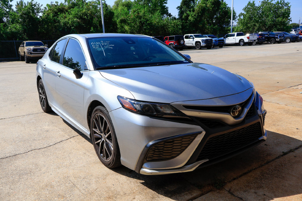 Used 2022 Toyota Camry SE