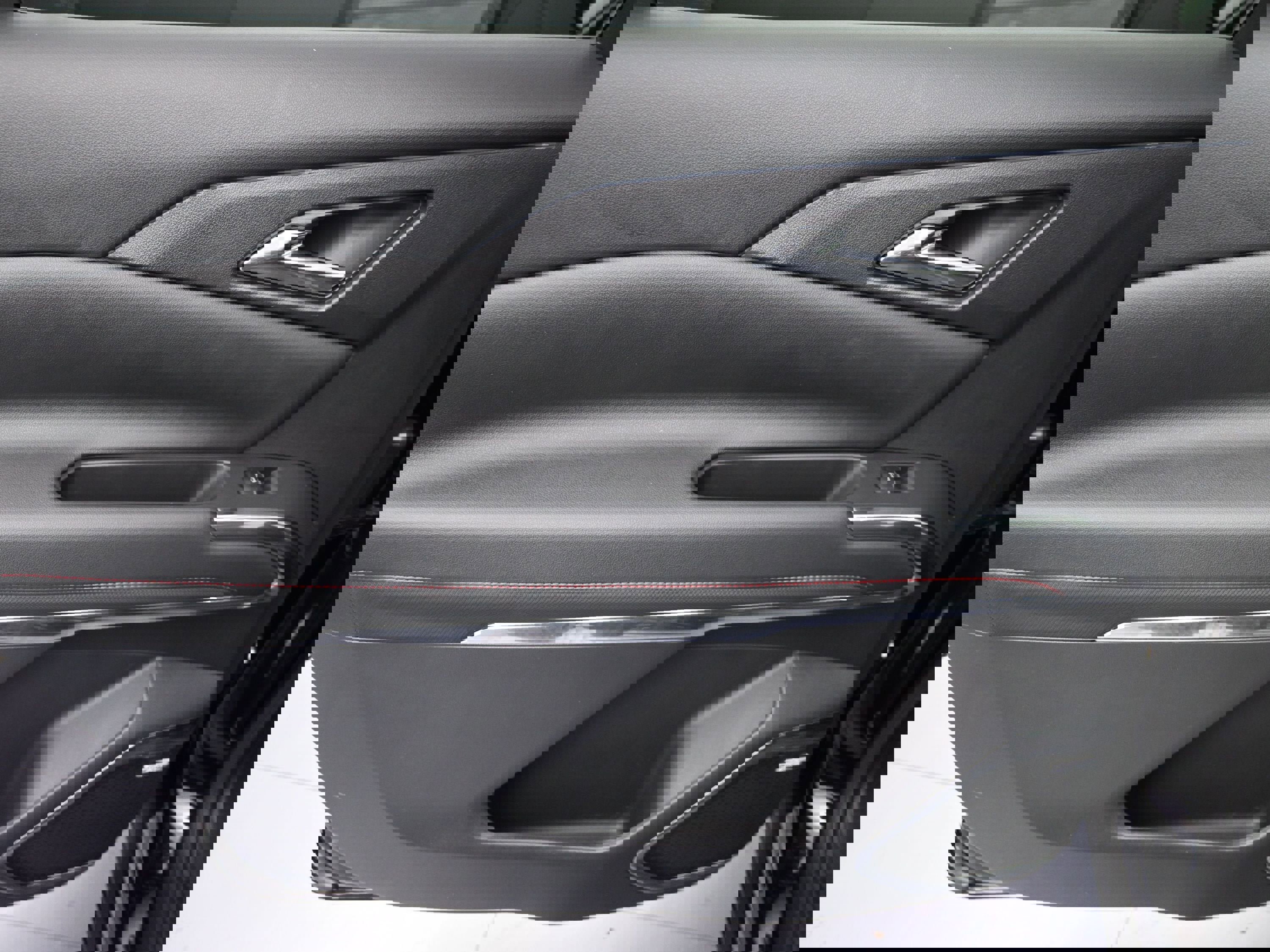 Used 2024 Chevrolet Traverse RS image 30