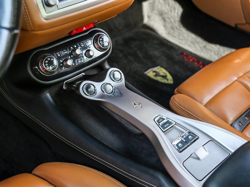 Used 2010 Ferrari California RWD image 32
