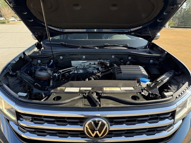 Used 2021 Volkswagen Atlas Cross Sport SEL Premium image 32