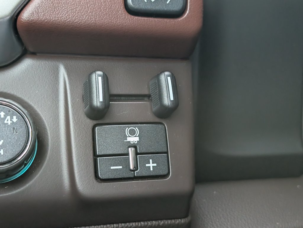 Used 2018 Chevrolet Tahoe Premier AWD/4WD image 29