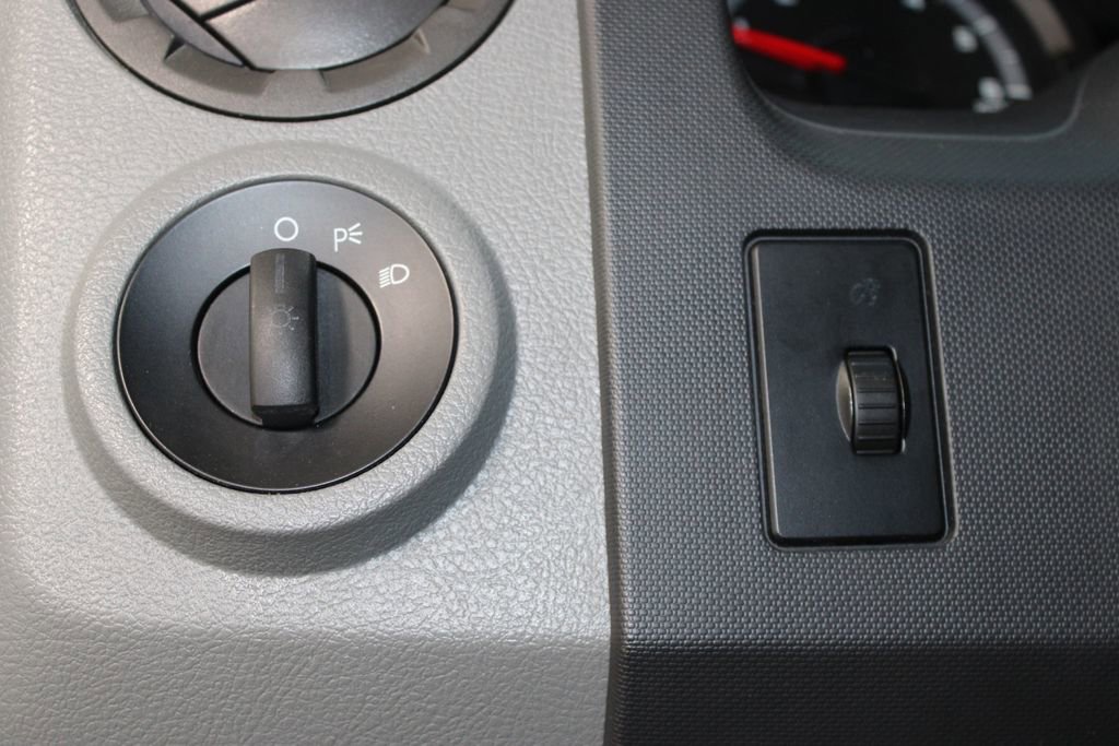 Used 2012 Ford E-350 and Econoline 350 XLT image 31