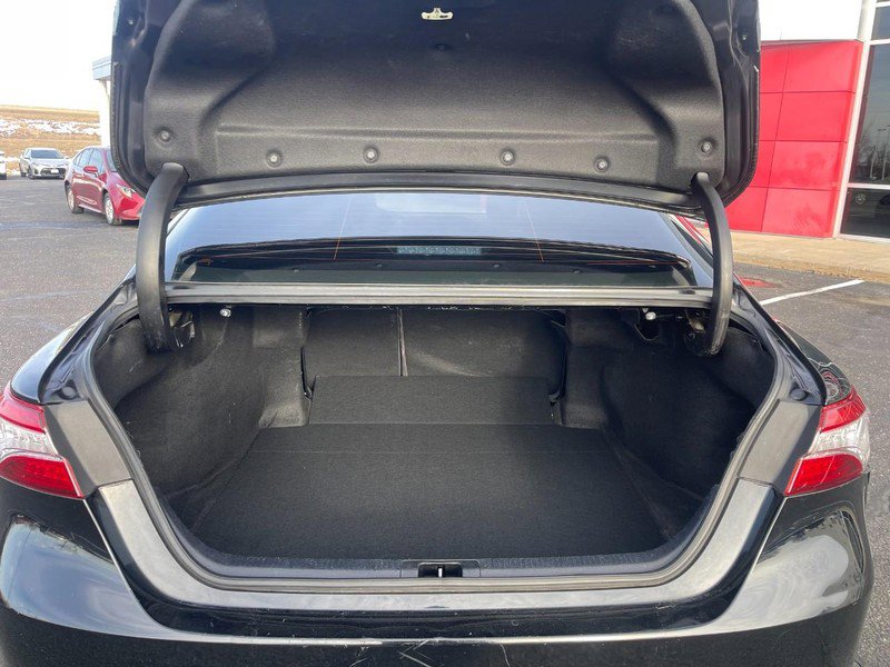 Used 2020 Toyota Camry XSE image 12