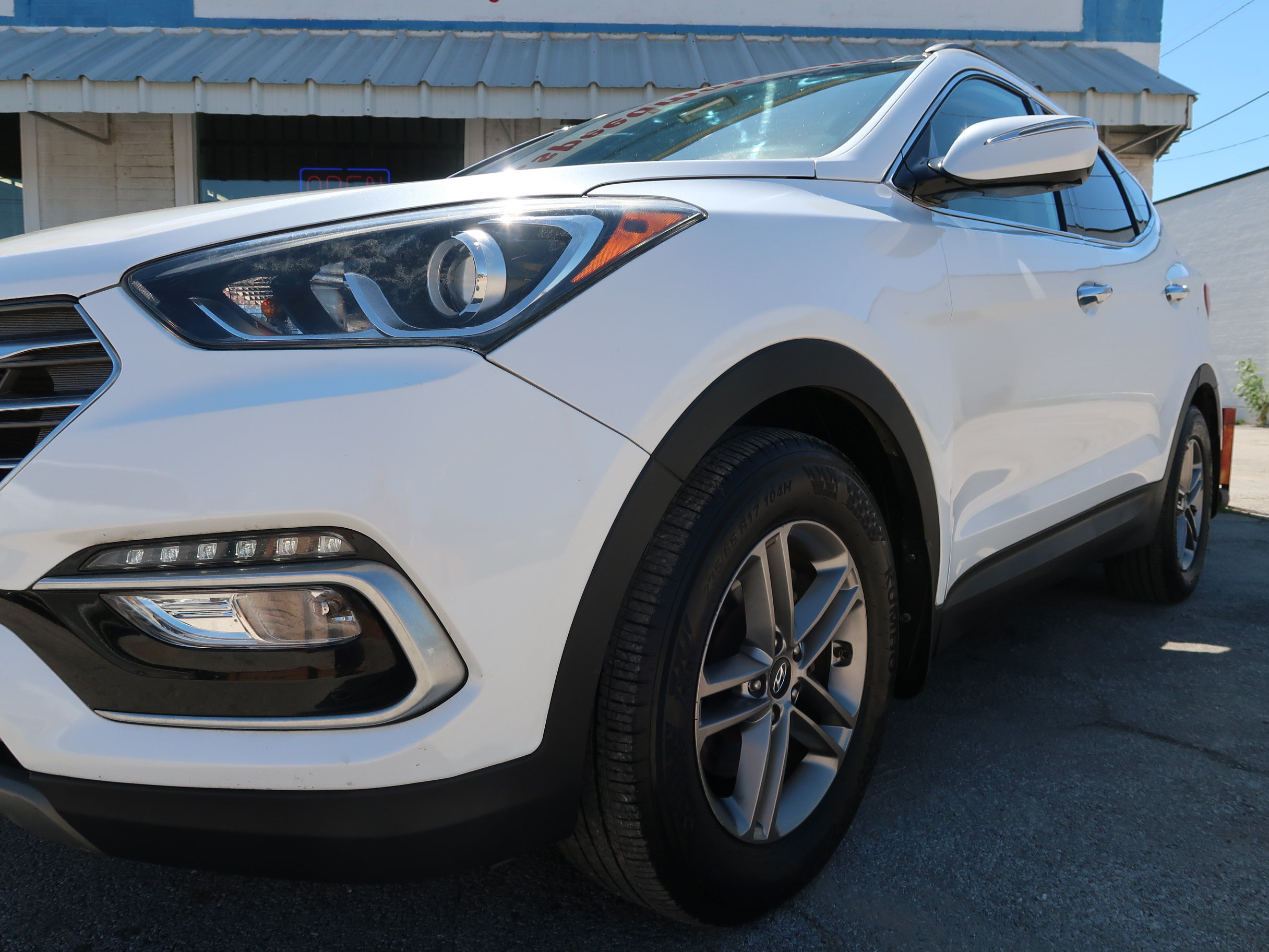 Used 2018 Hyundai Santa Fe Sport w/ 2.4L Tech Package 04 FWD image 5