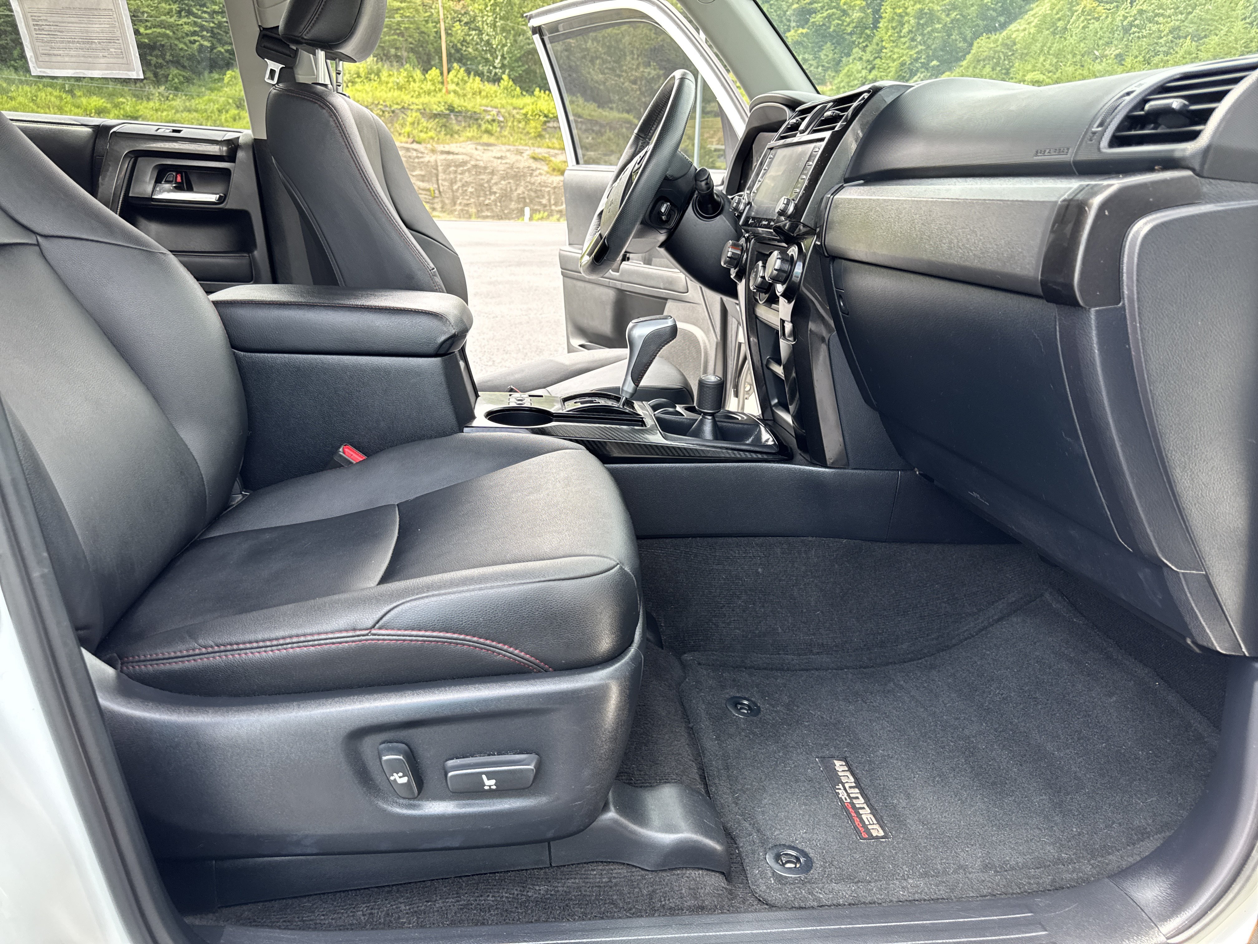Used 2020 Toyota 4Runner TRD Off-Road Premium w/ Moonroof Package AWD/4WD image 20