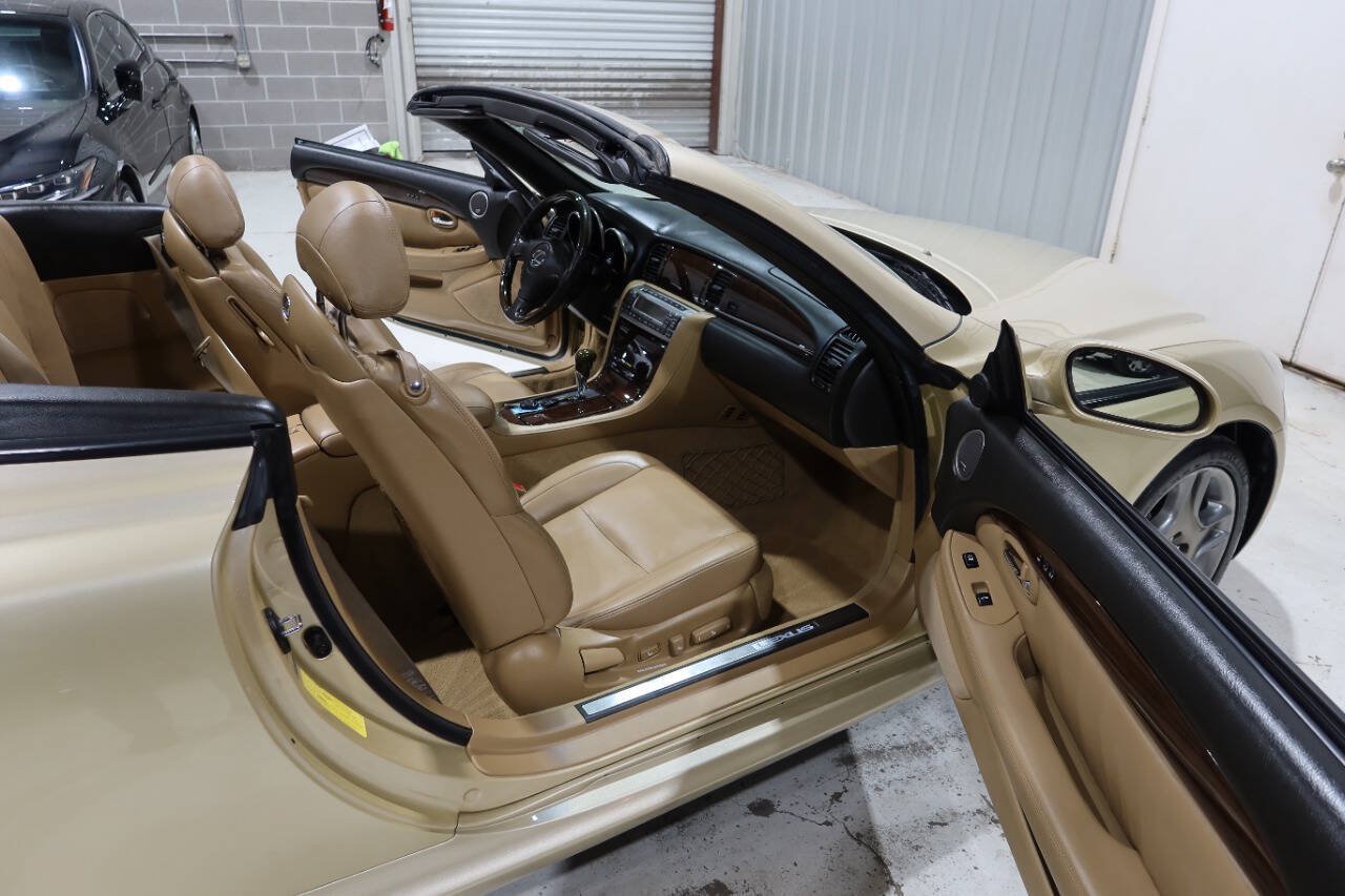 Used 2006 Lexus SC 430 Convertible w/ Preferred Accessory Pkg RWD image 11