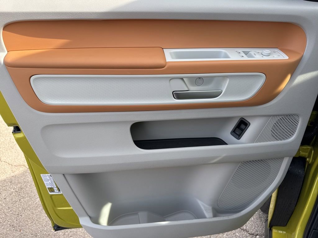 New 2025 Volkswagen ID. Buzz 1st Edition RWD image 18