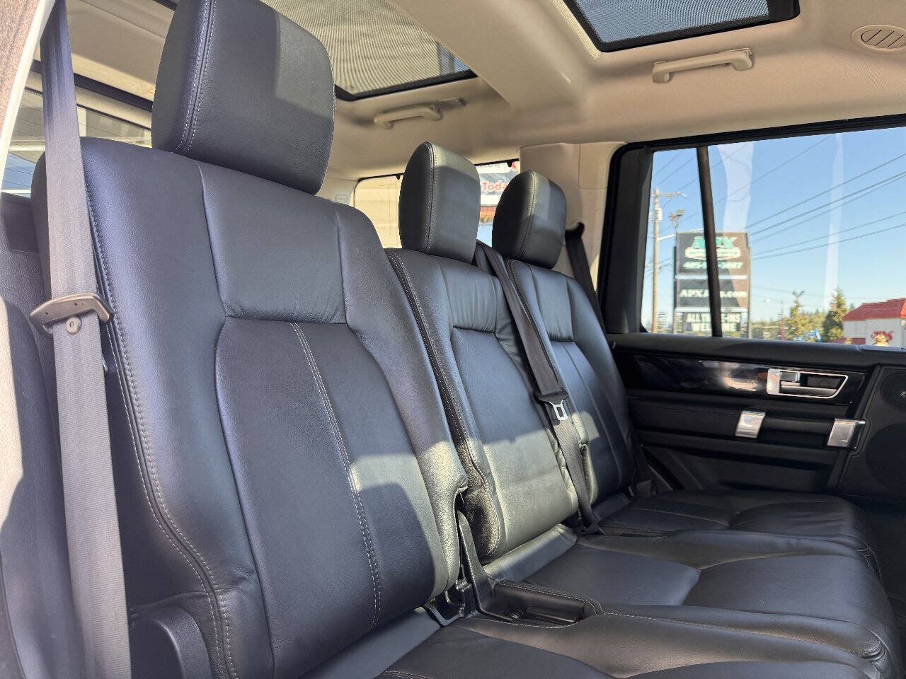 Used 2016 Land Rover LR4 HSE LUX AWD/4WD image 20