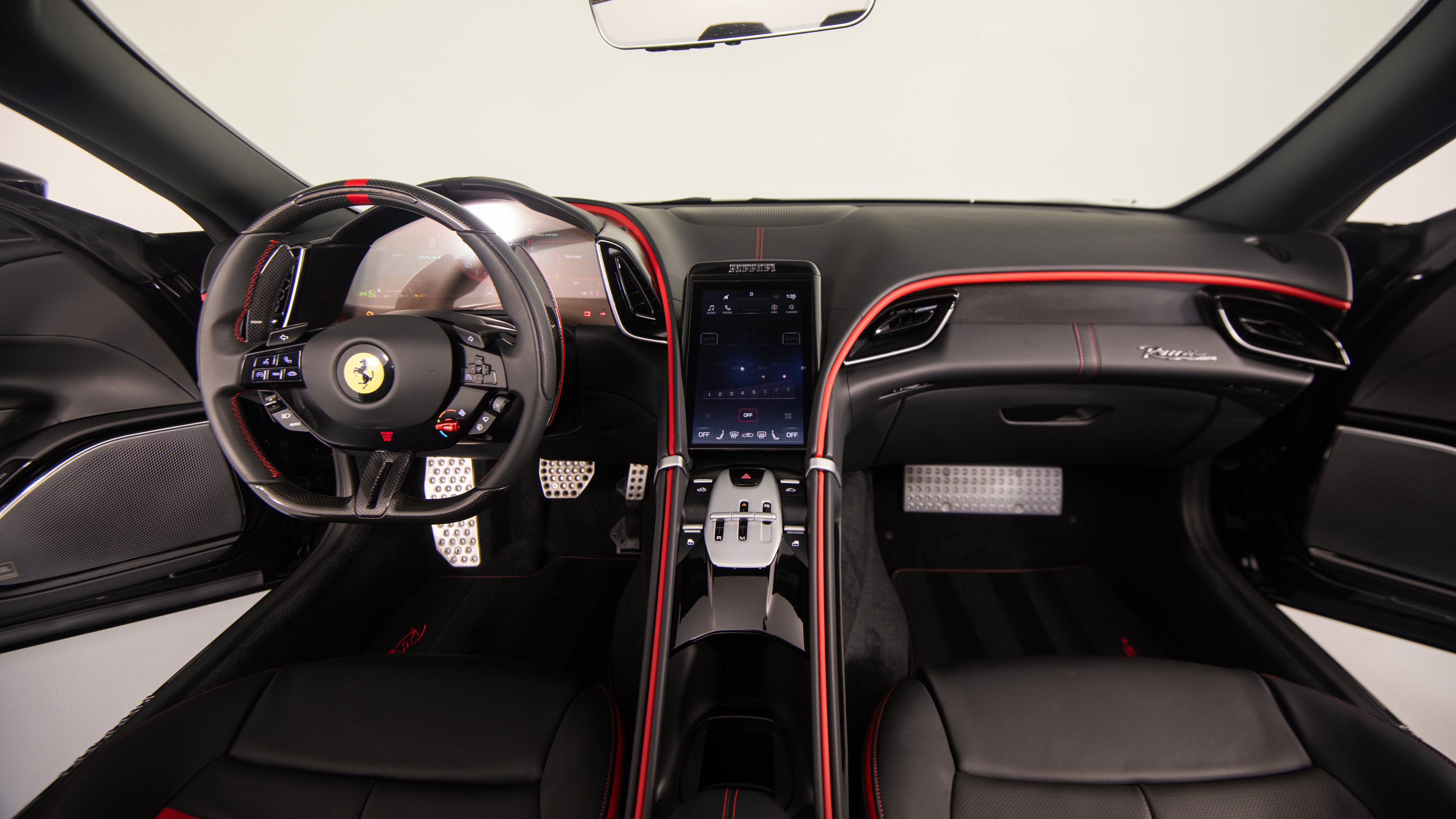 Used 2026 Ferrari Roma Spider RWD image 32