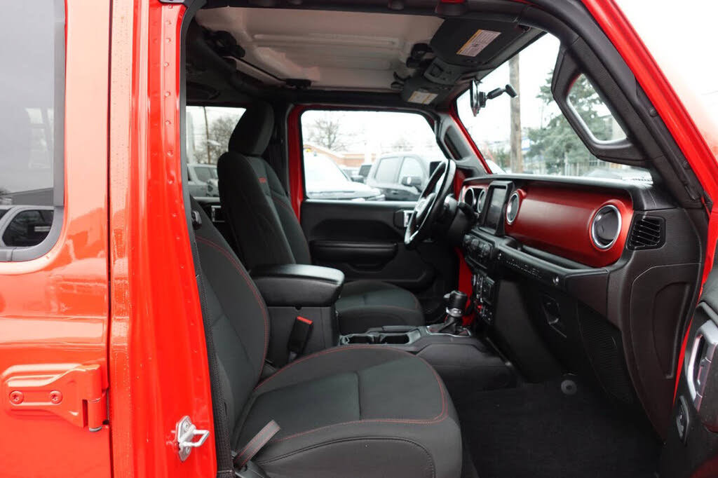 Used 2021 Jeep Wrangler Unlimited Rubicon w/ Dual Top Group AWD/4WD image 46