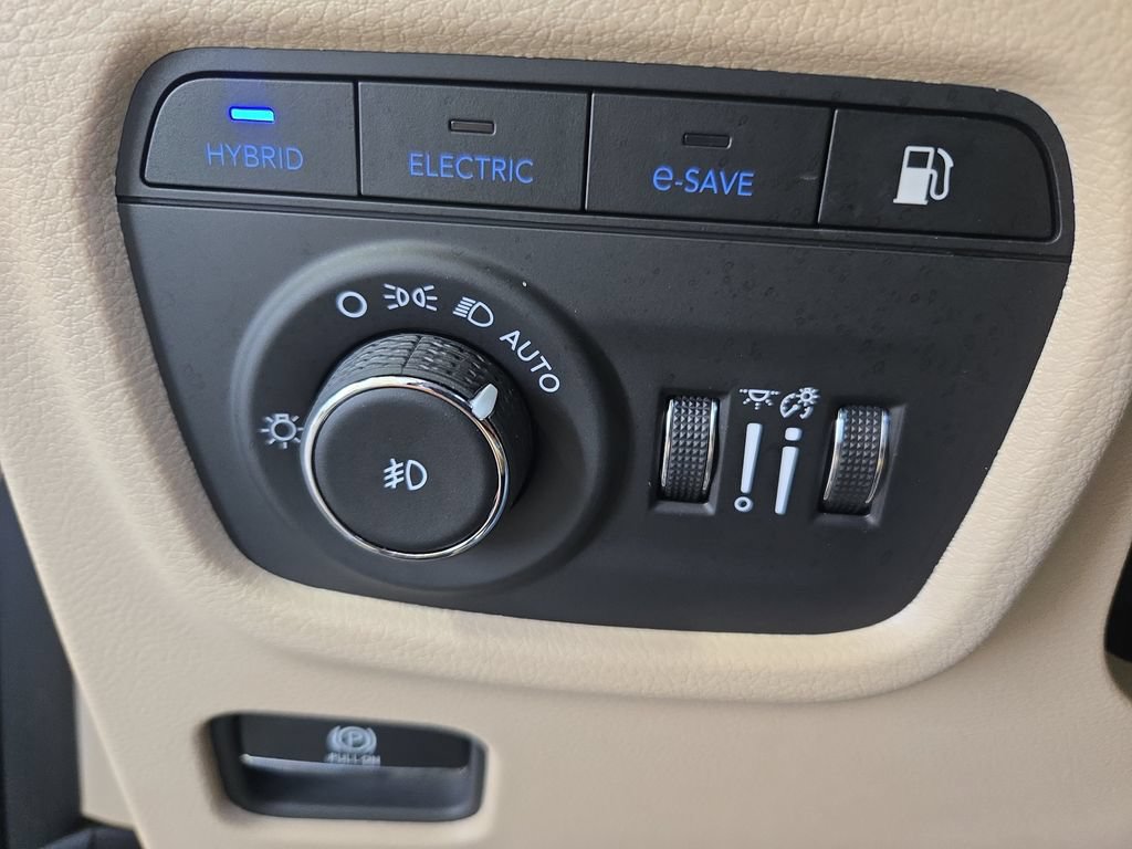 Used 2024 Jeep Grand Cherokee Limited 4xe AWD/4WD image 30