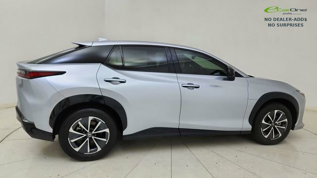 Used 2025 Lexus RZ 300e w/ Cold Area Package image 38