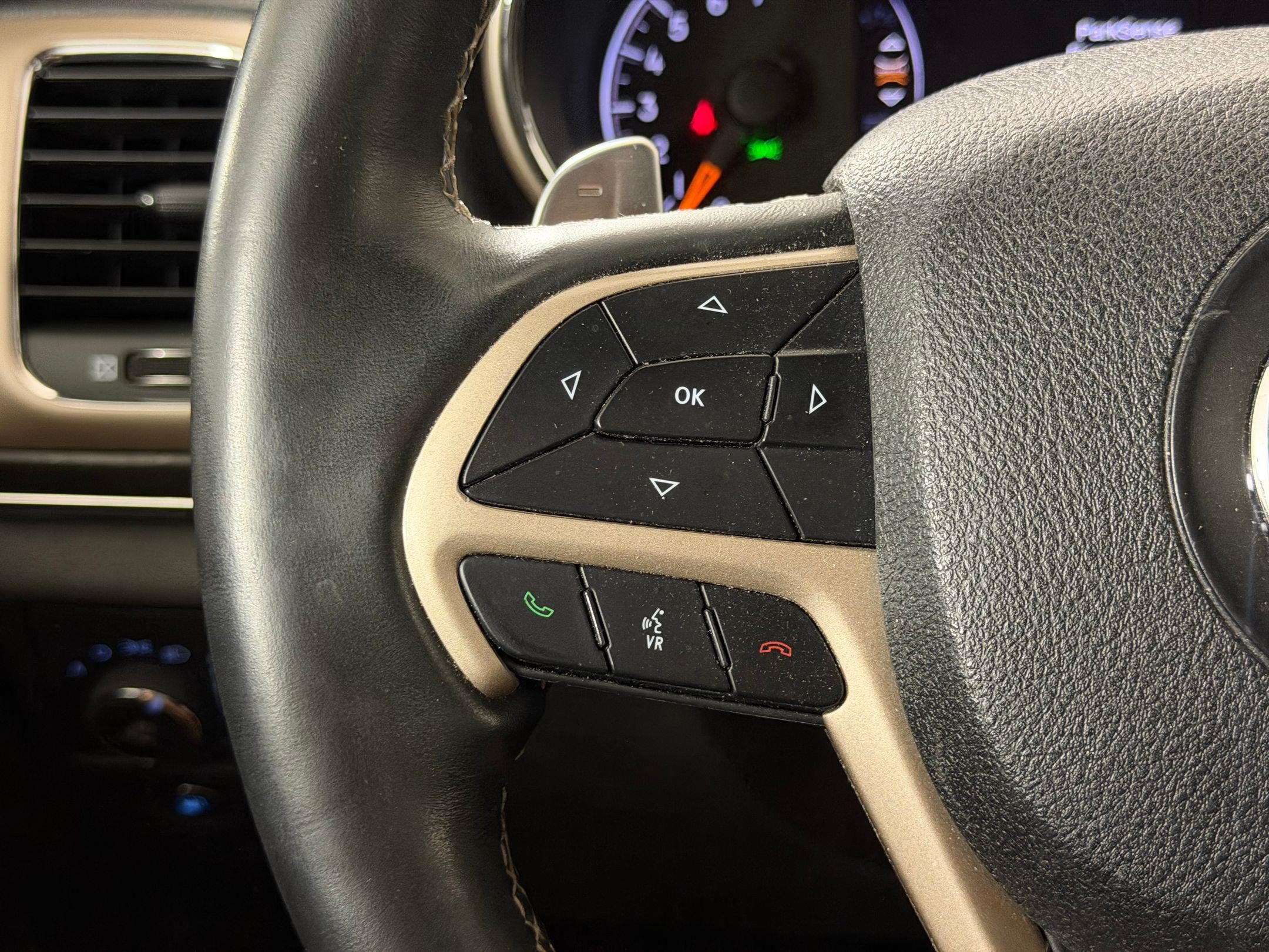 Used 2017 Jeep Grand Cherokee Limited AWD/4WD image 15