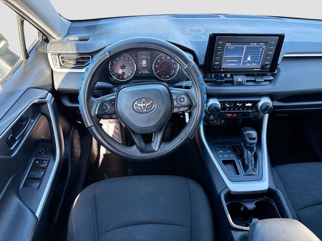 Used 2021 Toyota RAV4 LE image 13