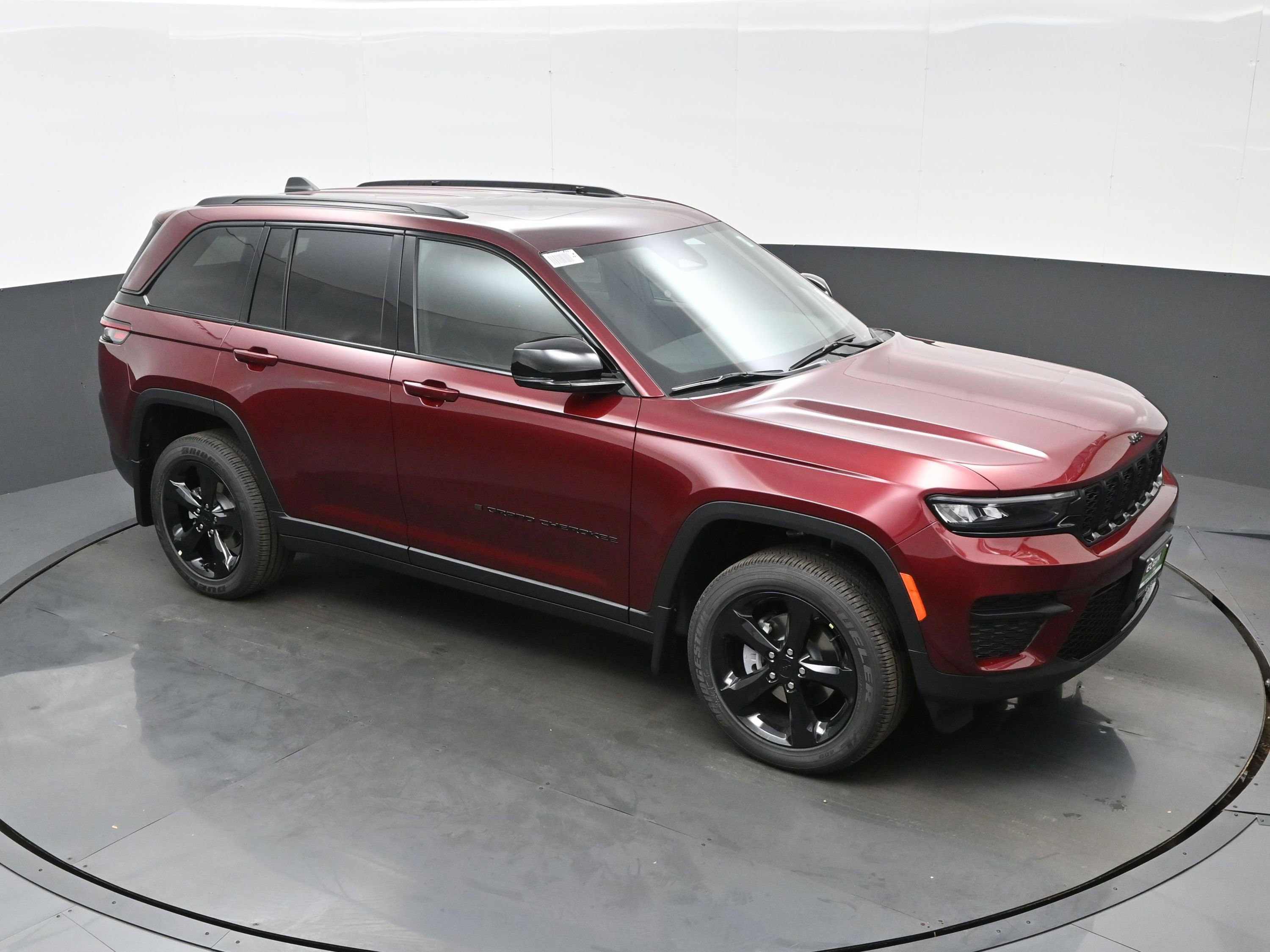 New 2025 Jeep Grand Cherokee Altitude image 24