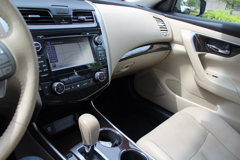 Used 2015 Nissan Altima 3.5 SL FWD image 15