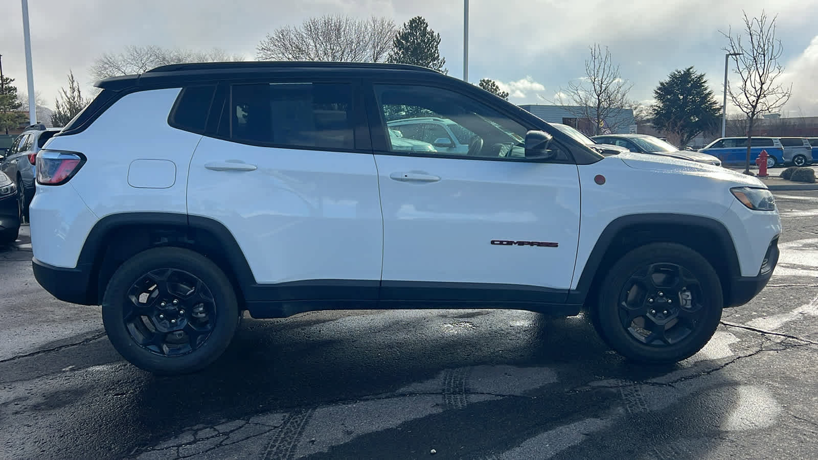 Used 2023 Jeep Compass Trailhawk image 4