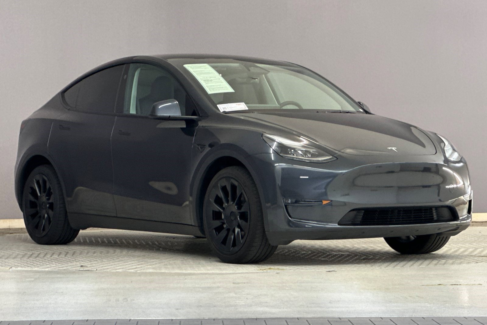 Used 2024 Tesla Model Y Long Range AWD/4WD image 6