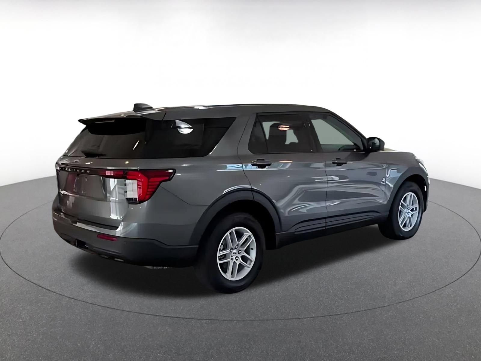 Used 2026 Ford Explorer Active AWD/4WD image 14