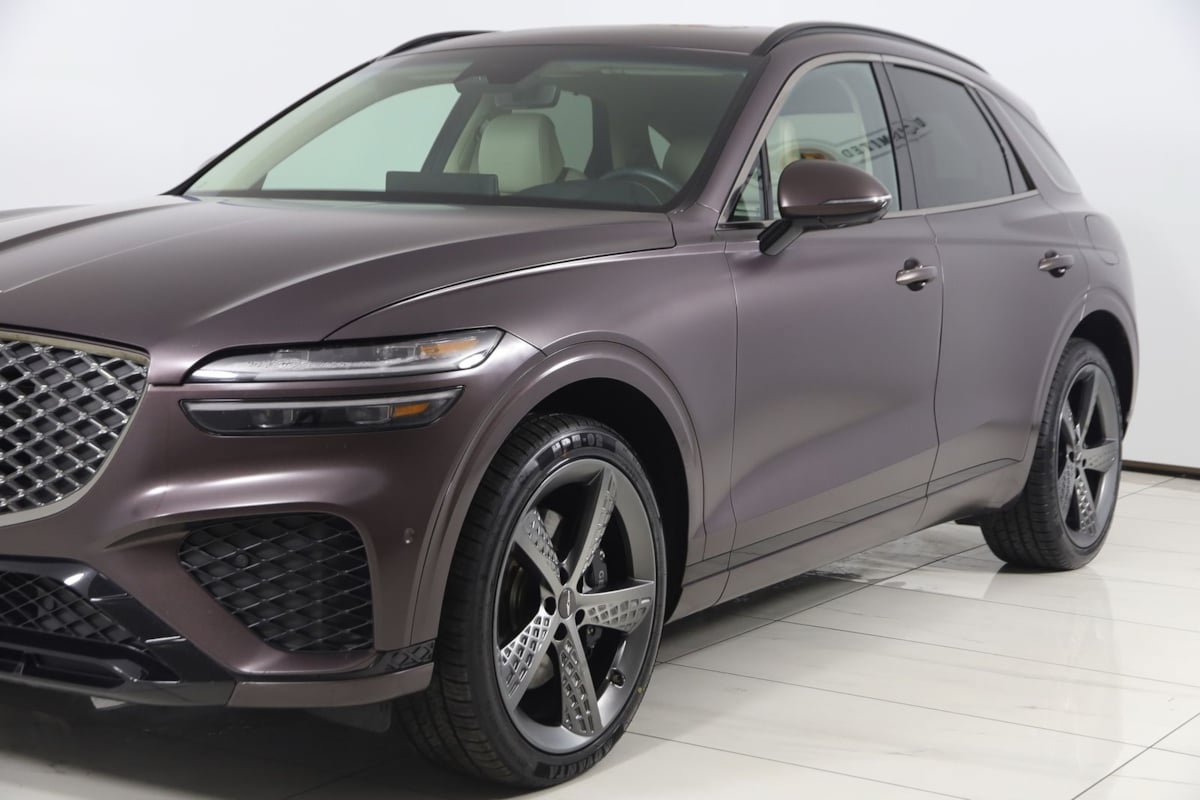 Used 2023 Genesis GV70 3.5T Sport w/ Sport Prestige Package AWD/4WD image 60