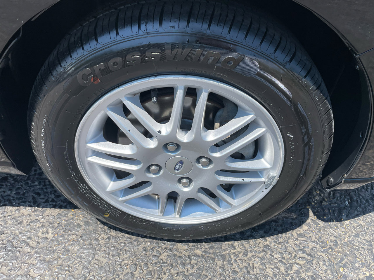 Used 2010 Ford Focus SE image 10