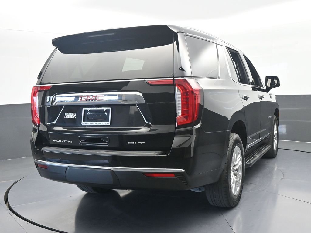 Used 2024 GMC Yukon SLT w/ SLT Luxury Package image 5