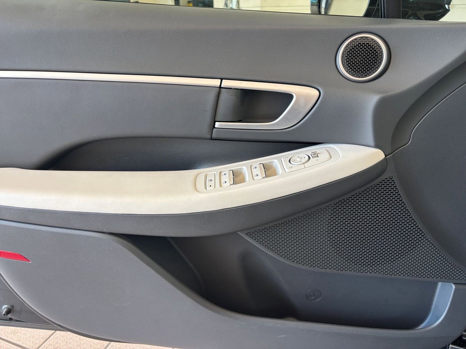 Used 2025 Hyundai Sonata SEL FWD image 18