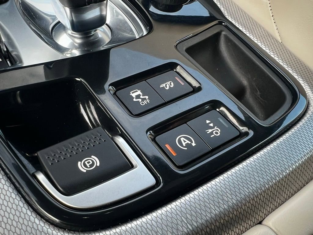 Used 2016 Jaguar F-TYPE Coupe image 49