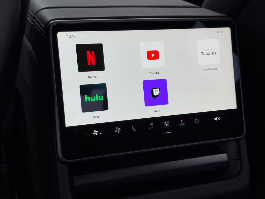 Used 2026 Tesla Model Y Long Range image 33