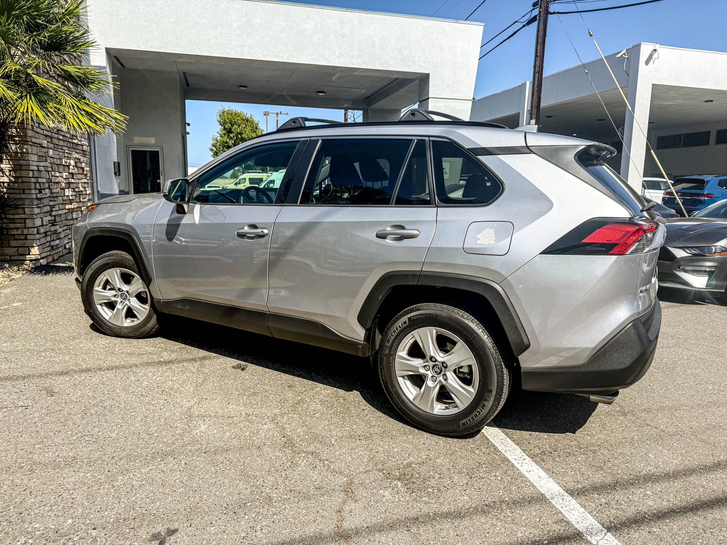 Used 2020 Toyota RAV4 XLE image 4