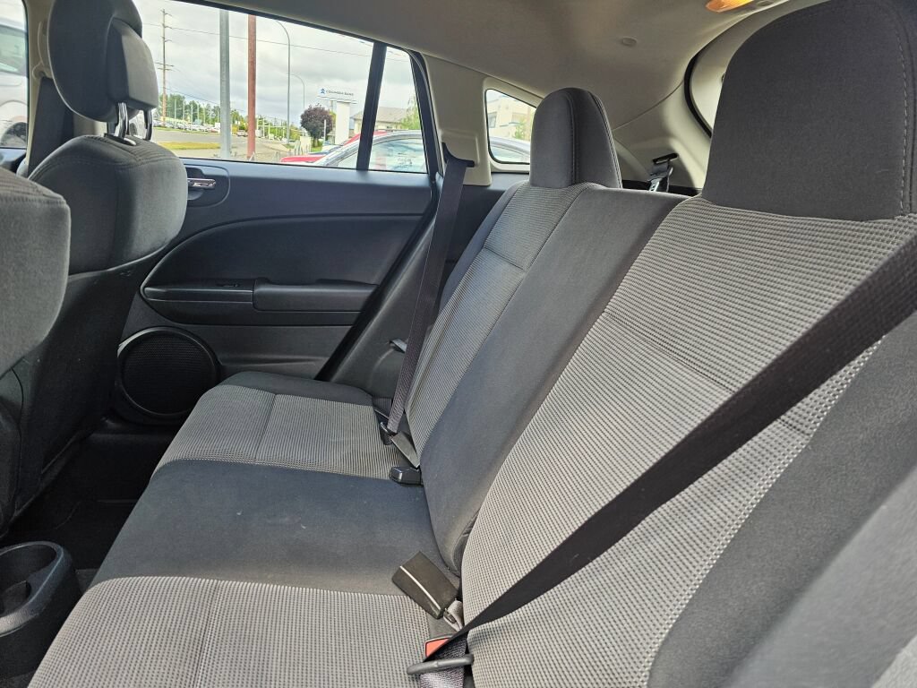Used 2011 Dodge Caliber Mainstreet FWD image 21
