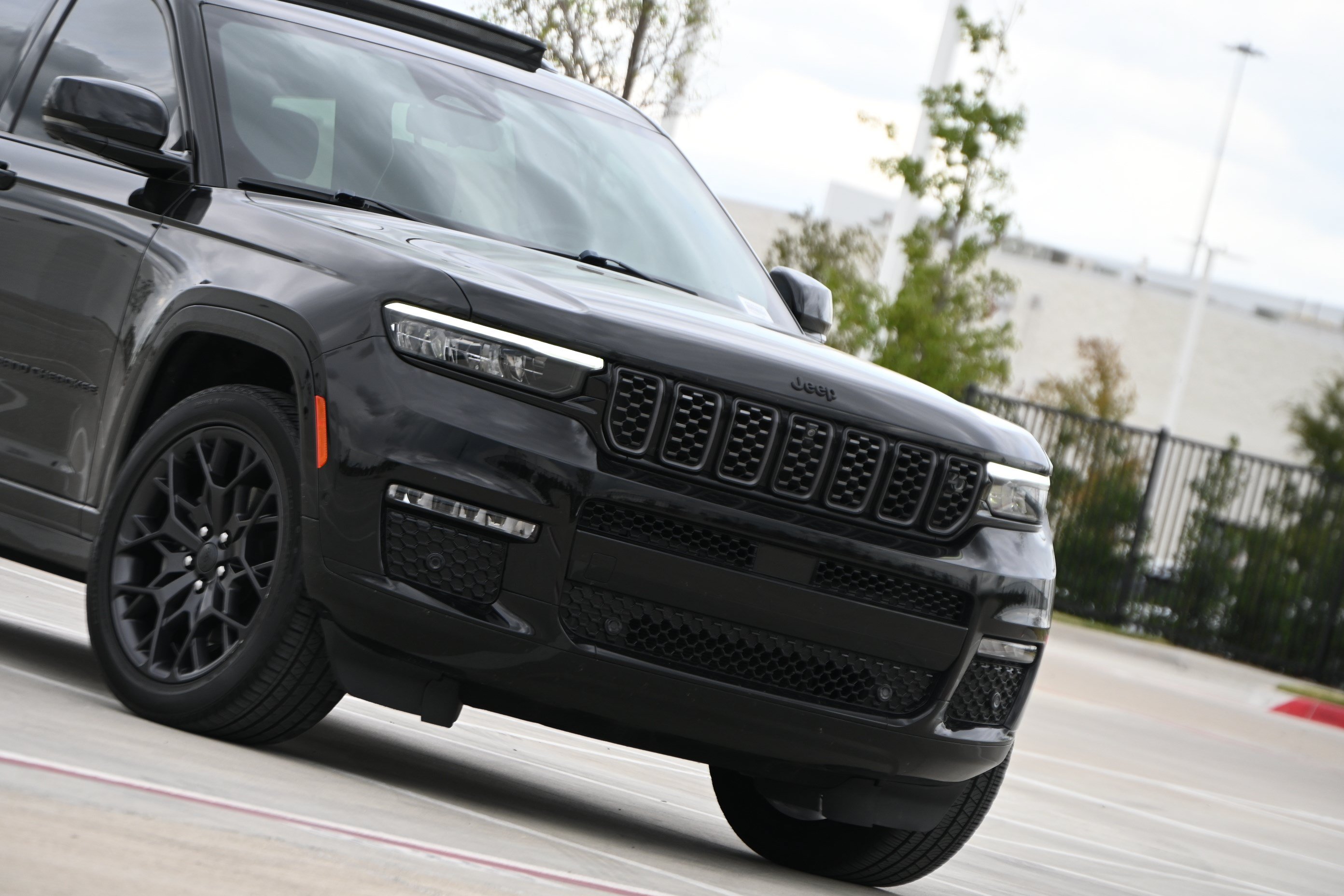 Used 2024 Jeep Grand Cherokee L Summit AWD/4WD image 43