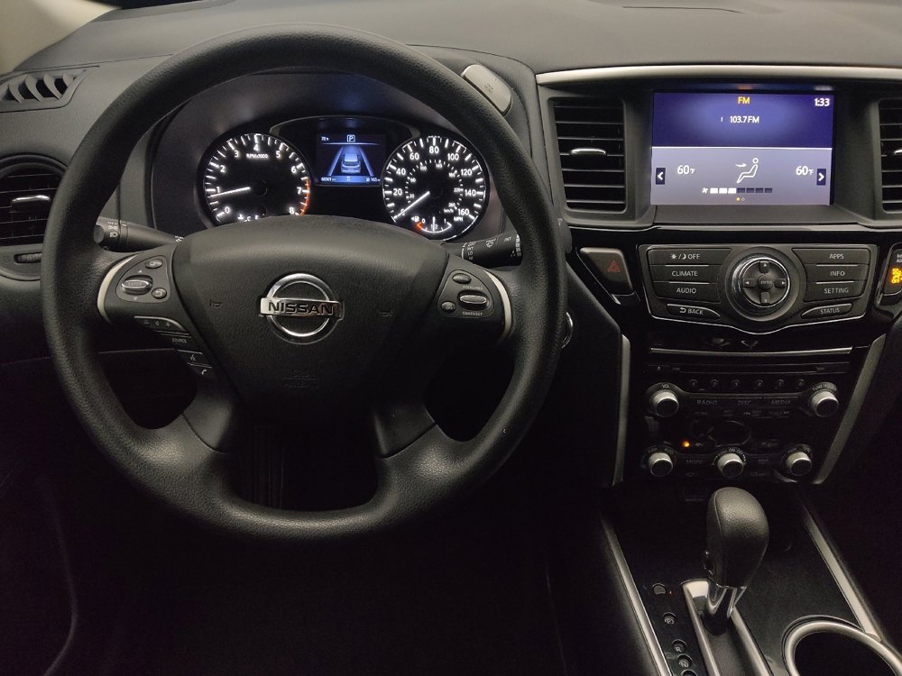 Used 2020 Nissan Pathfinder S image 22