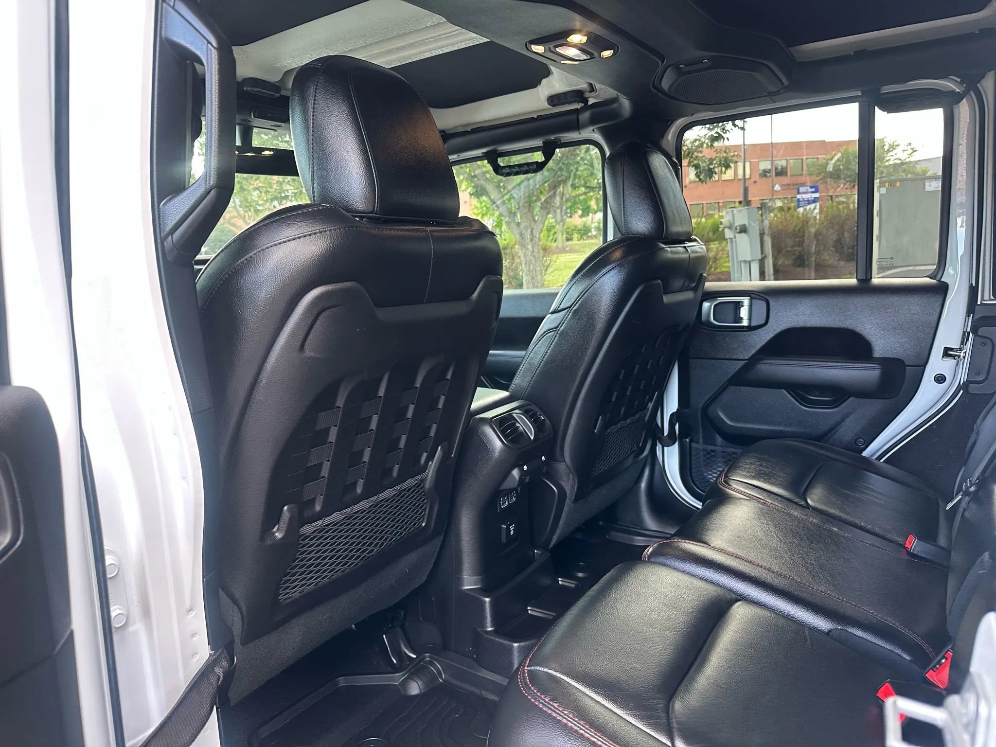 Used 2019 Jeep Wrangler Unlimited Rubicon image 38