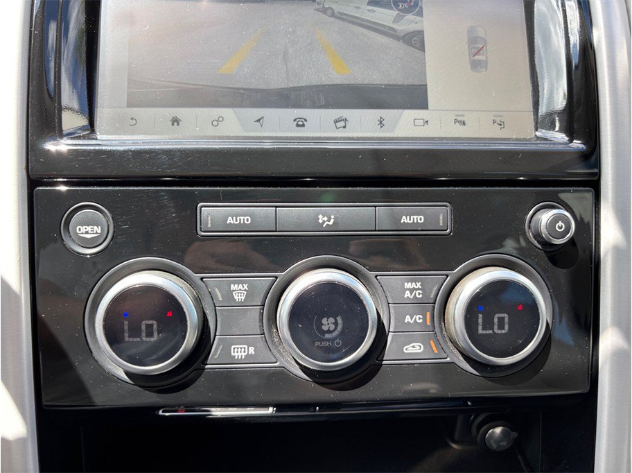 Used 2020 Land Rover Discovery HSE AWD/4WD image 34